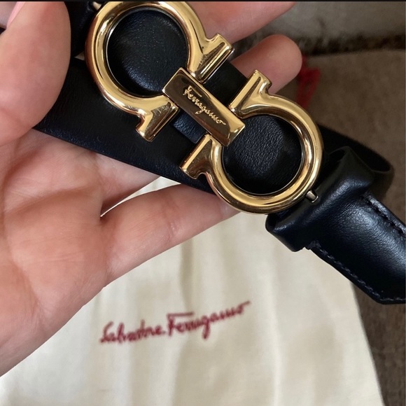 Ferragamo Womens Belt Size 38!